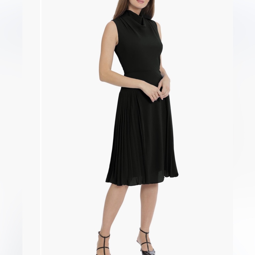 Maggy London
Cowl Neck Sleeveless
Pleated Midi Dress